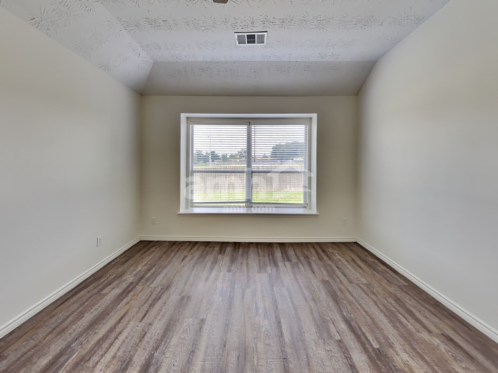 Building Photo - 30507 N Sulphur Creek Dr