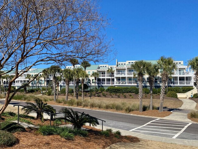 Building Photo - 1701 Longbend Dr