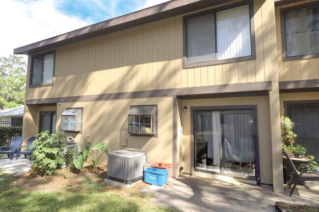 Building Photo - 2300 SW 43rd Street - C