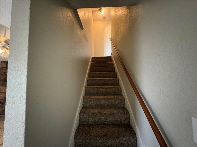 Building Photo - 2721 Hurstview Dr
