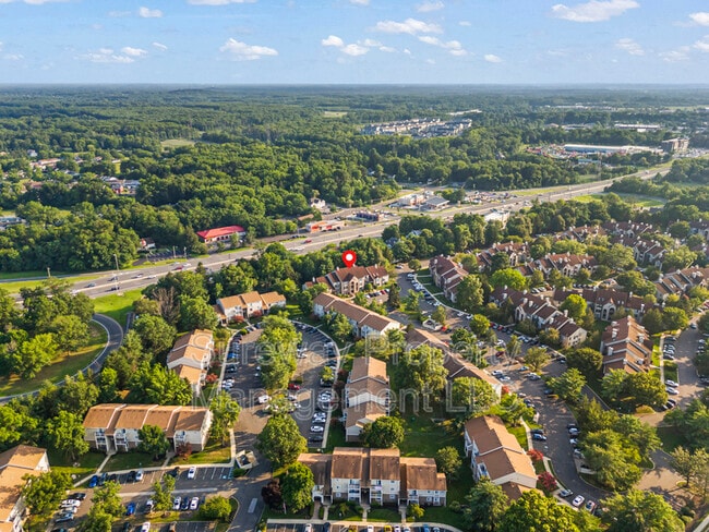 Building Photo - 5511B Aberdeen Dr