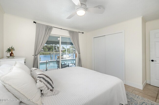 Building Photo - 426 S Neptune Dr