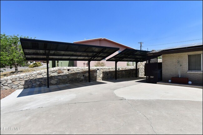 Building Photo - 4224 Hampshire Ln