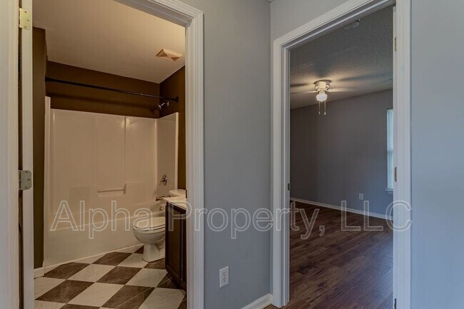 Building Photo - 1901 Country Apple Ct