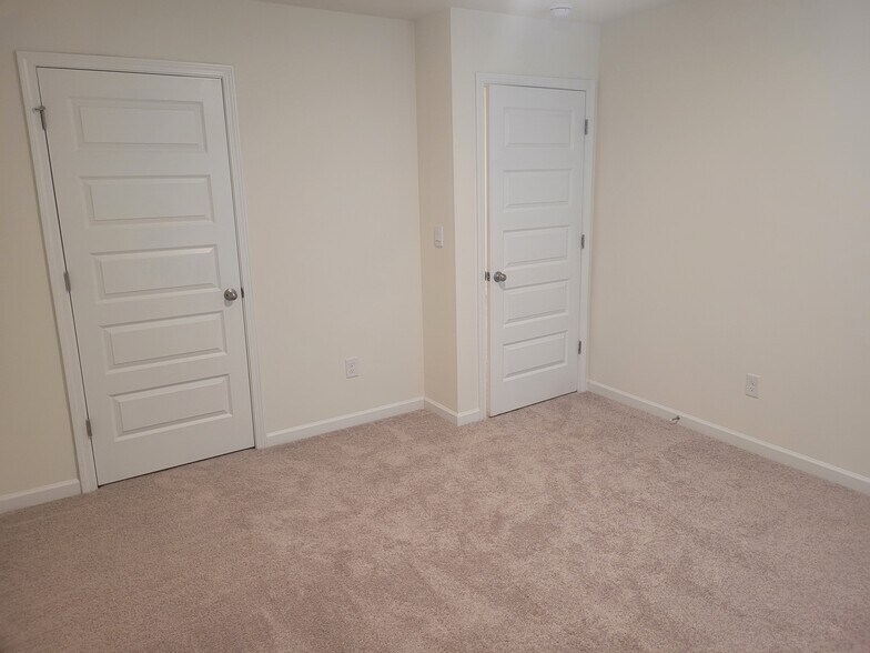 Building Photo - 2021 Vidalia Ct