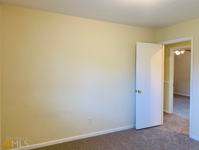Building Photo - 105 Sunrise Dr