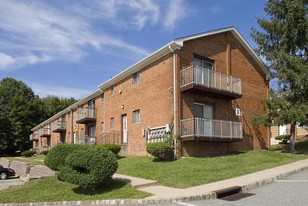 Building Photo - Camelot Gardens