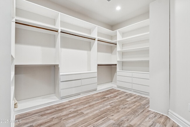 Building Photo - 11407 E Bellflower Ct