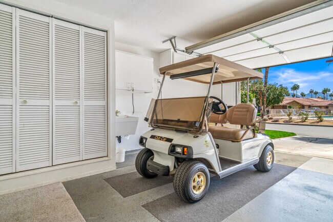 Building Photo - 39 Maximo Way