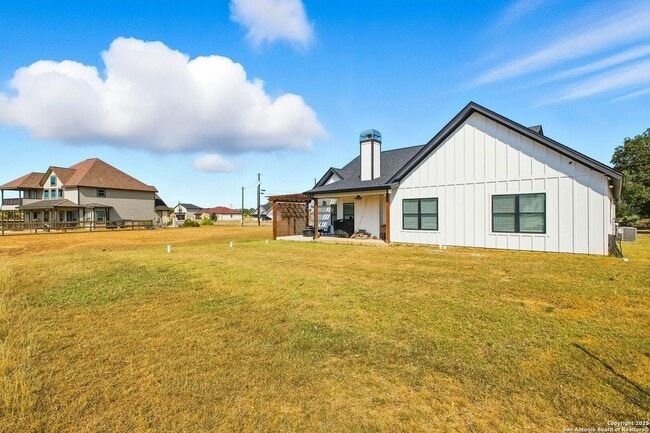 Building Photo - 418 Tawny Oak Cir