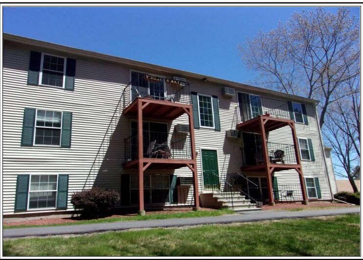 Building Photo - 511 White Cedar Blvd