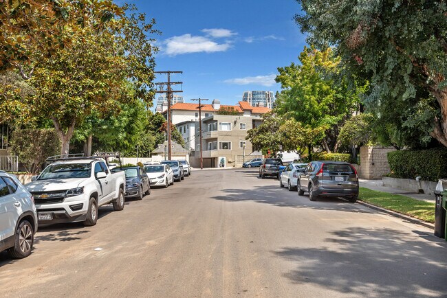 Building Photo - 1620 Malcolm Ave