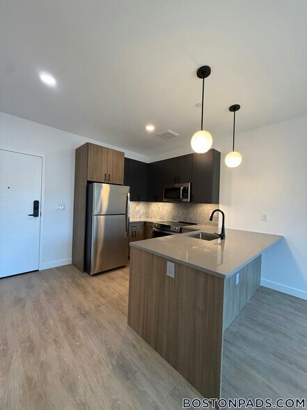 Building Photo - 199 Gardner St