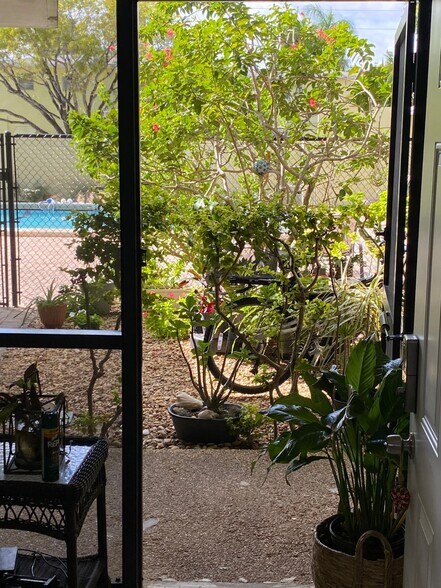 Building Photo - 1425 Arthur St