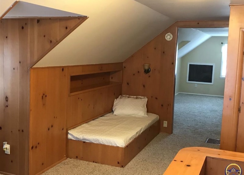 Building Photo - 800 SW High Ave