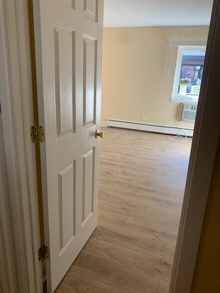 Building Photo - 1813 Hemlock Pl