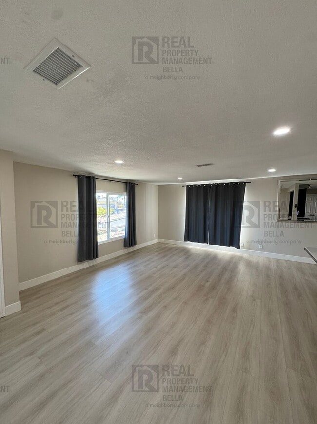 Building Photo - Remodeled Single-Story Corner Lot Home wit...
