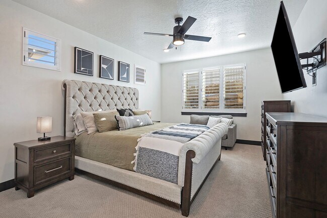 Building Photo - 423 W Red Wolf Dr