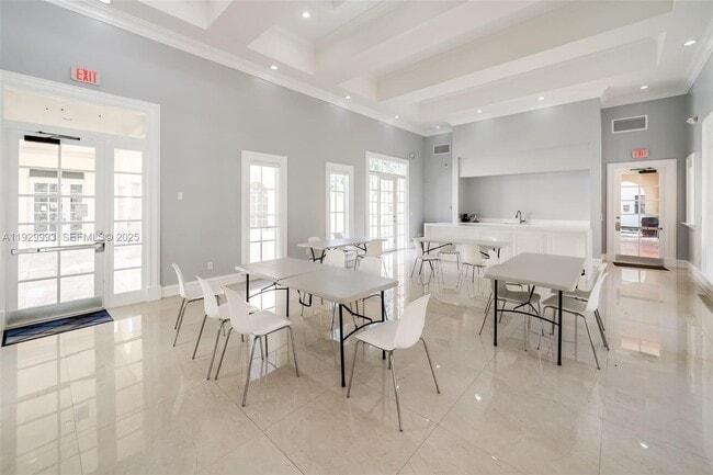 Building Photo - 8290 Lake Dr