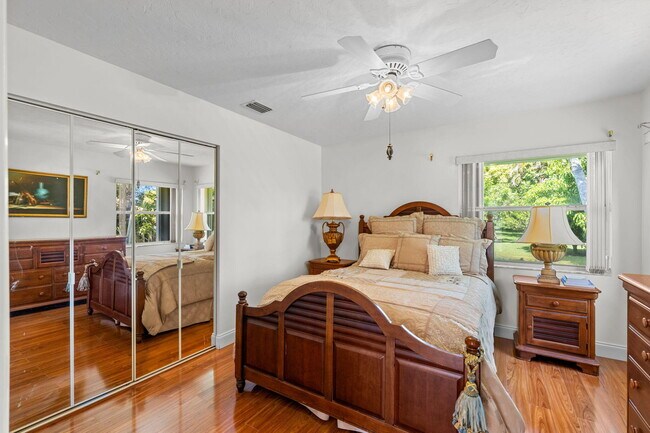 Building Photo - 15495 Rolling Meadows Cir
