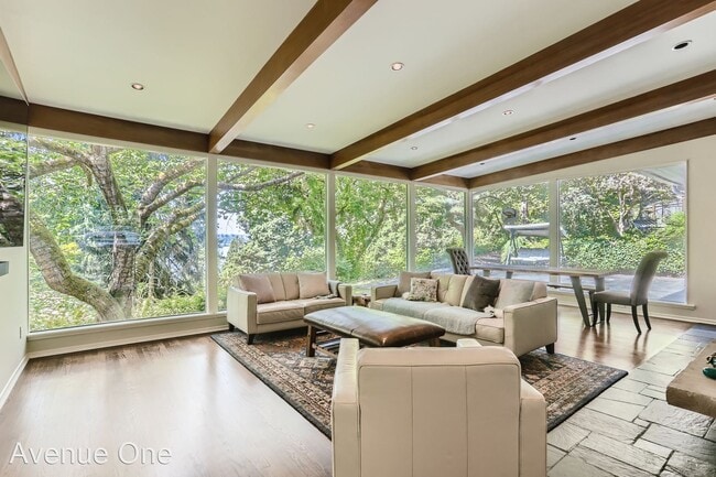 Building Photo - 4 br, 3 bath House - 10204 SE 27th St