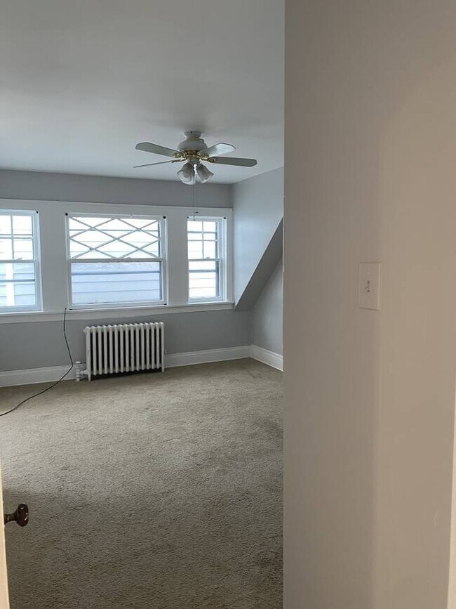 Building Photo - 405 Elmwood Ave