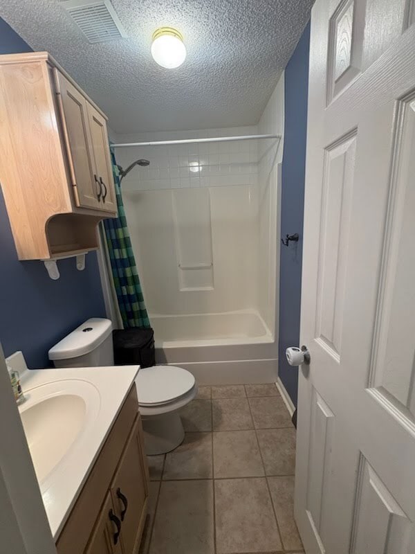 Building Photo - 4119 Clay Dr