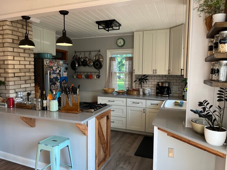 Kitchen - 3401 Brunswick Ave S