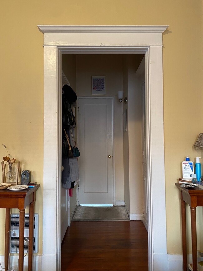 Halltway to bathroom and walking closet - 2718 Dana St