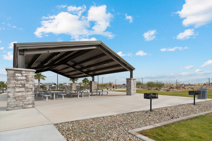 Common area picnic tables - 8916 W Solano Dr