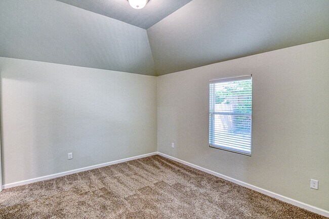 Building Photo - 2713 Clifton Ter