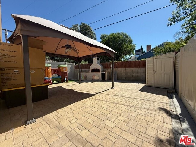 Building Photo - 9012 Eames Ave