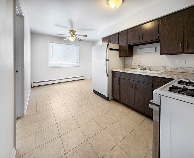 Building Photo - 17812 Oak Park Ave