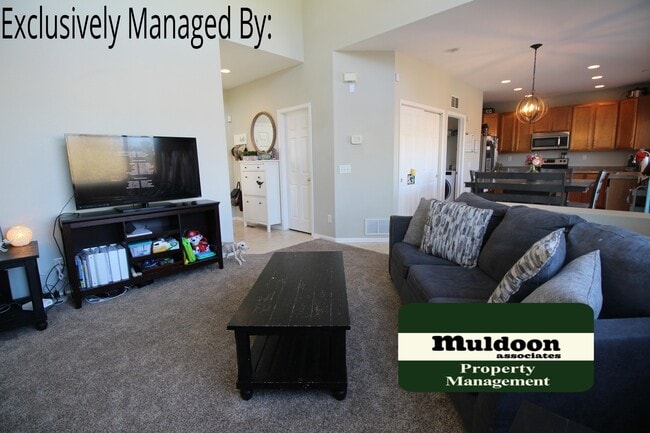 Building Photo - Beautiful 3 bedroom home that includes a f...