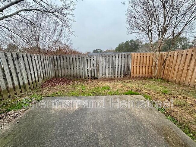 Building Photo - 802 Fripp Ct