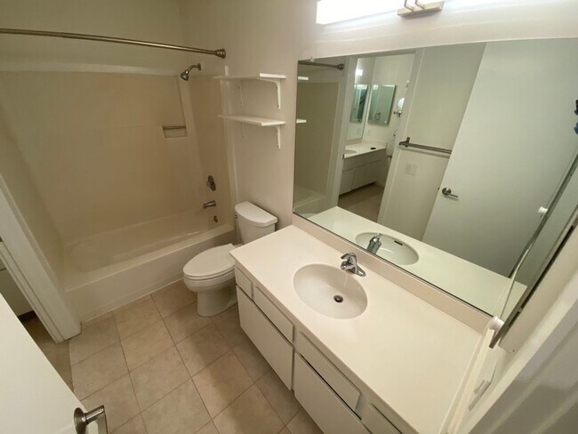 Building Photo - Beautiful Spacious Novato Living in a Convenient Central Location! 2 Bedroom 1.5 Bathroom with Pa...