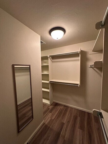 Building Photo - 640 SW 6th St