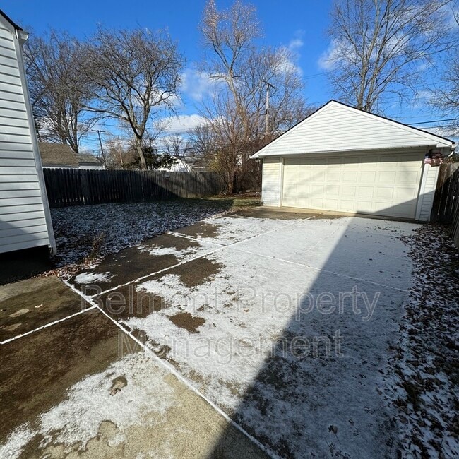Building Photo - 19757 Elkhart St