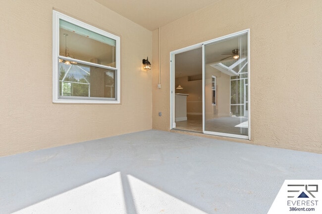 Building Photo - 16 Pinelynn Dr