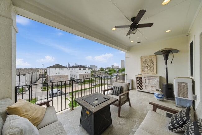 Building Photo - 4306 Center St