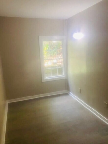 Building Photo - 362 9th St