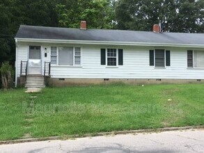 Building Photo - 110 S Clark St