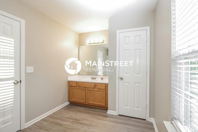 Building Photo - 4 Bedroom Pet-Friendly Home in Charlotte, ...