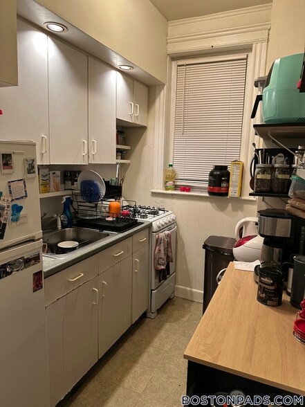 Building Photo - 211 Park Dr