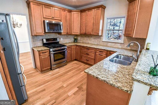 Building Photo - 1865 Oak Tree Hollow