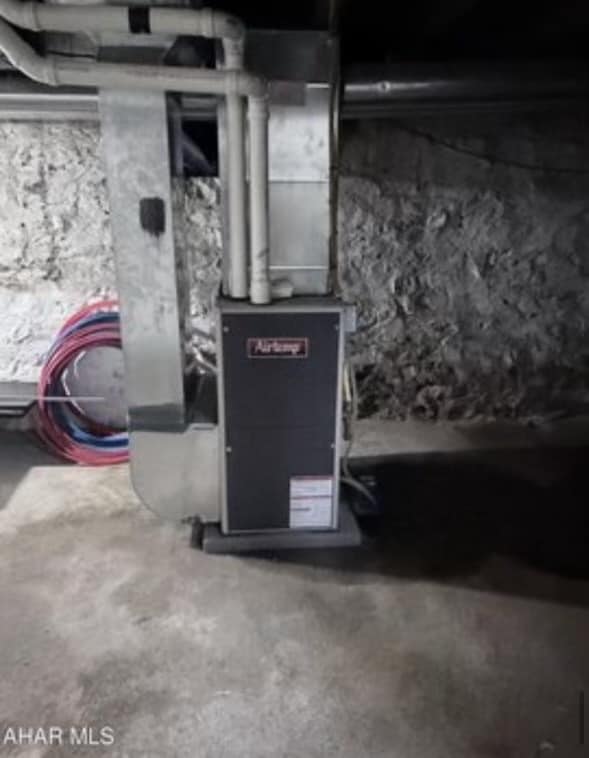 Building Photo - 5360 E Pleasant Valley Blvd