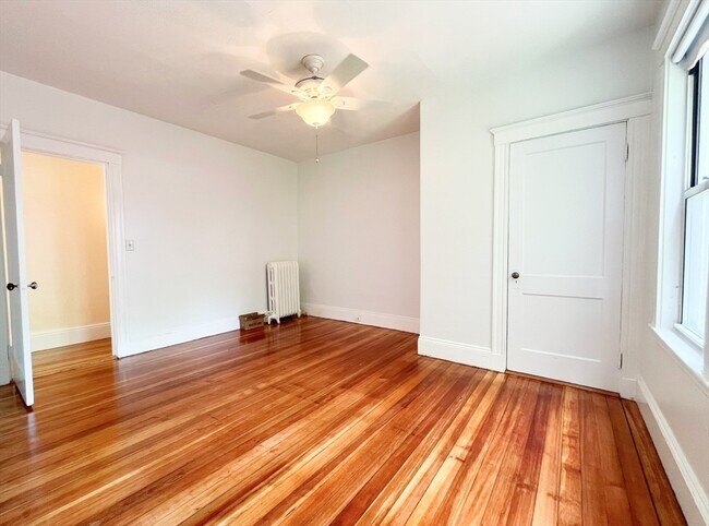 Building Photo - 44 Bellevue St