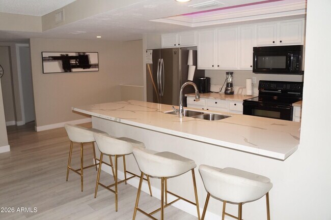 Building Photo - 1732 E Hermosa Dr