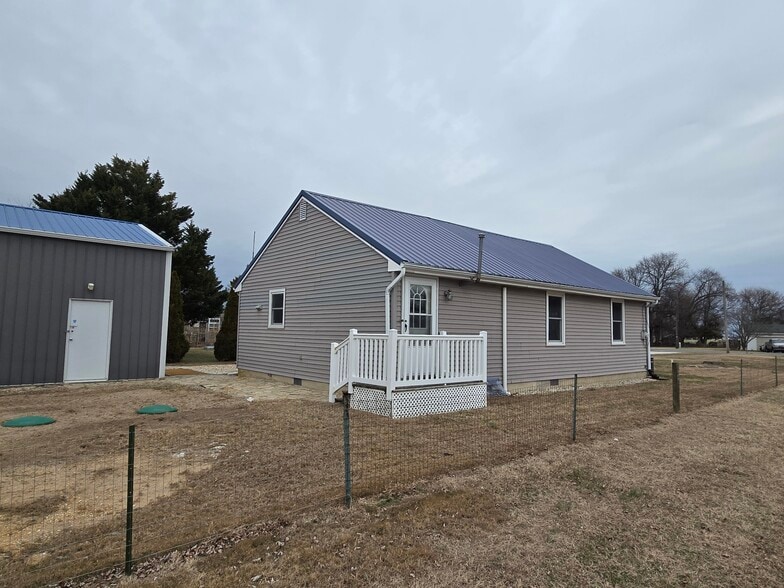 Home-Barn on 1/2 Acre - 23118 Argos Corner Rd
