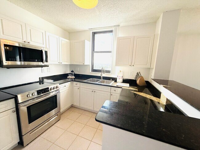 Building Photo - 651 Okeechobee Blvd